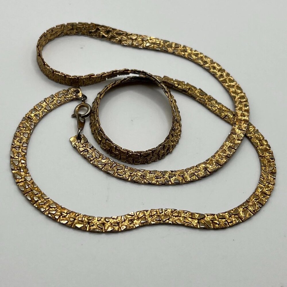 😎LAST CHANCE! $5/OR OFFERS CONSIDERED!💋 80s Gold Tone Textured Link Necklace